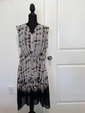 Sleeveless Tie-Waist Black and White Tie-Dye Dress